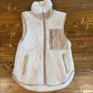Abercrombie & Fitch Sherpa Vest